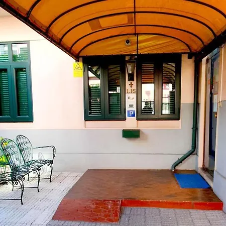 Bed & Breakfast Residencia Lis Oporto