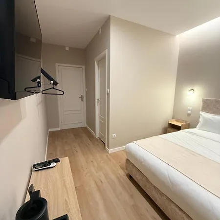 Residencia Lis And Parking Hotel 2*