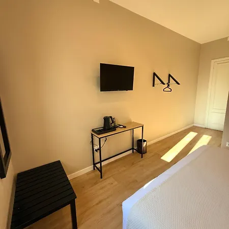 Residencia Lis And Parking Hotel 2*