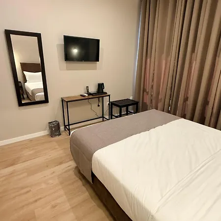 Hotel Residencia Lis And Parking