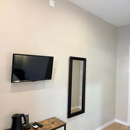 Residencia Lis And Parking 2*