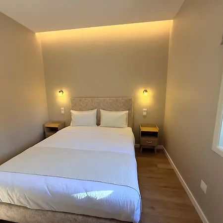Residencia Lis And Parking Hotel 2*