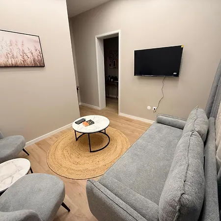 Residencia Lis And Parking 2*