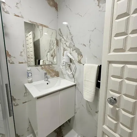 Hotel Residencia Lis And Parking 2*