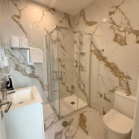Residencia Lis And Parking Porto