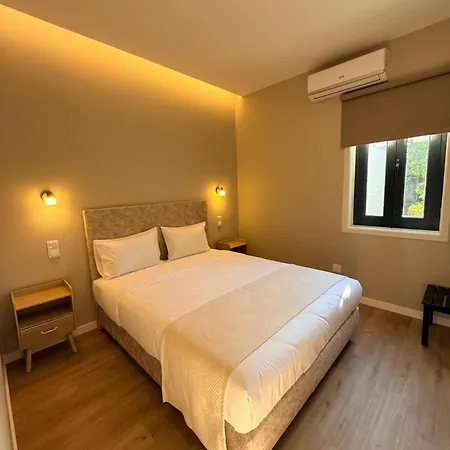 Residencia Lis And Parking Hotel 2*